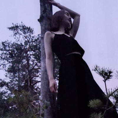 Taitelijakuva: Ansa Kurola