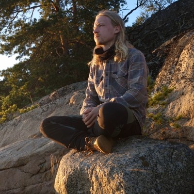 Taitelijakuva: Niilo Kemppainen